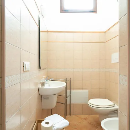 Al Mare Via Delle Mimose Apartment *